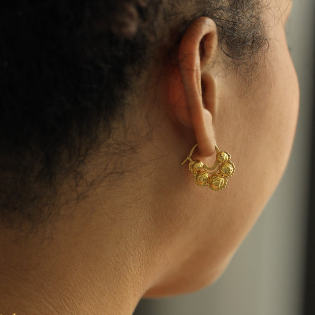 Gold Hoop Creolla Earrings AMAMI