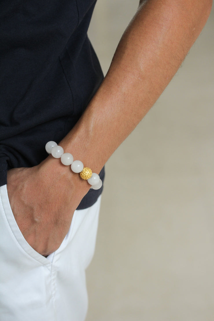 Buwan White Beaded Bracelet With Gold Bead Accent