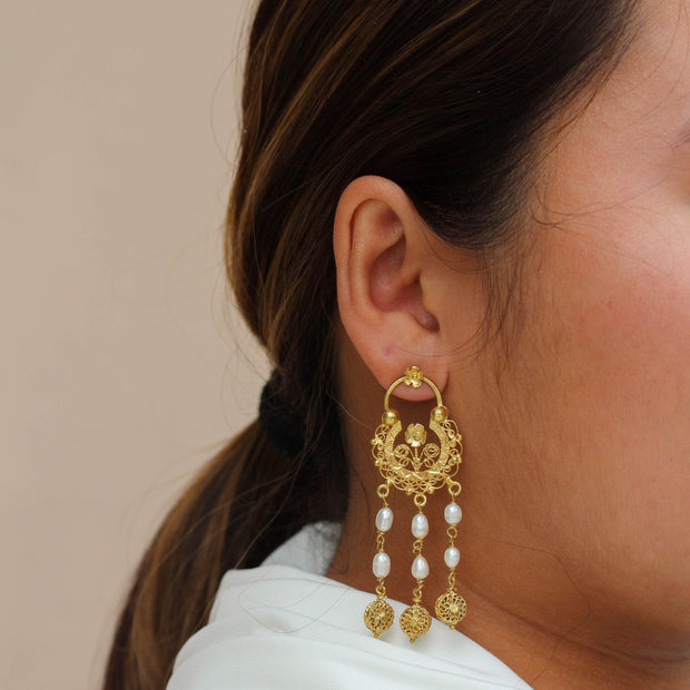 Gold Drop Earrings with Pearl