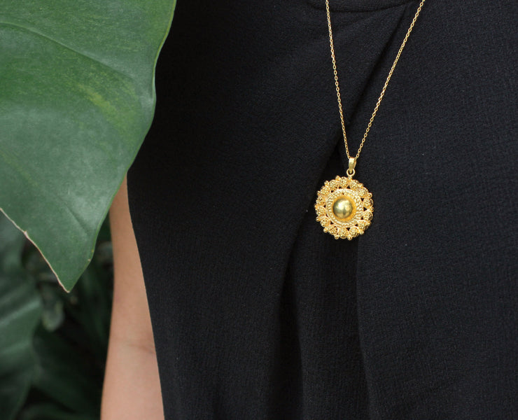 Julia Rosita Pendant Necklace Gold