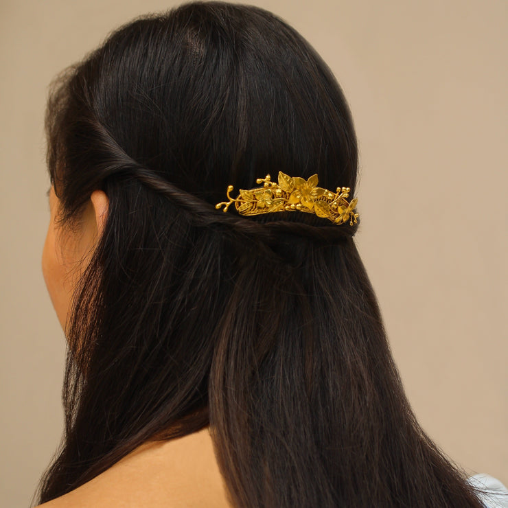 Golden Sampaguita Payneta On a Model
